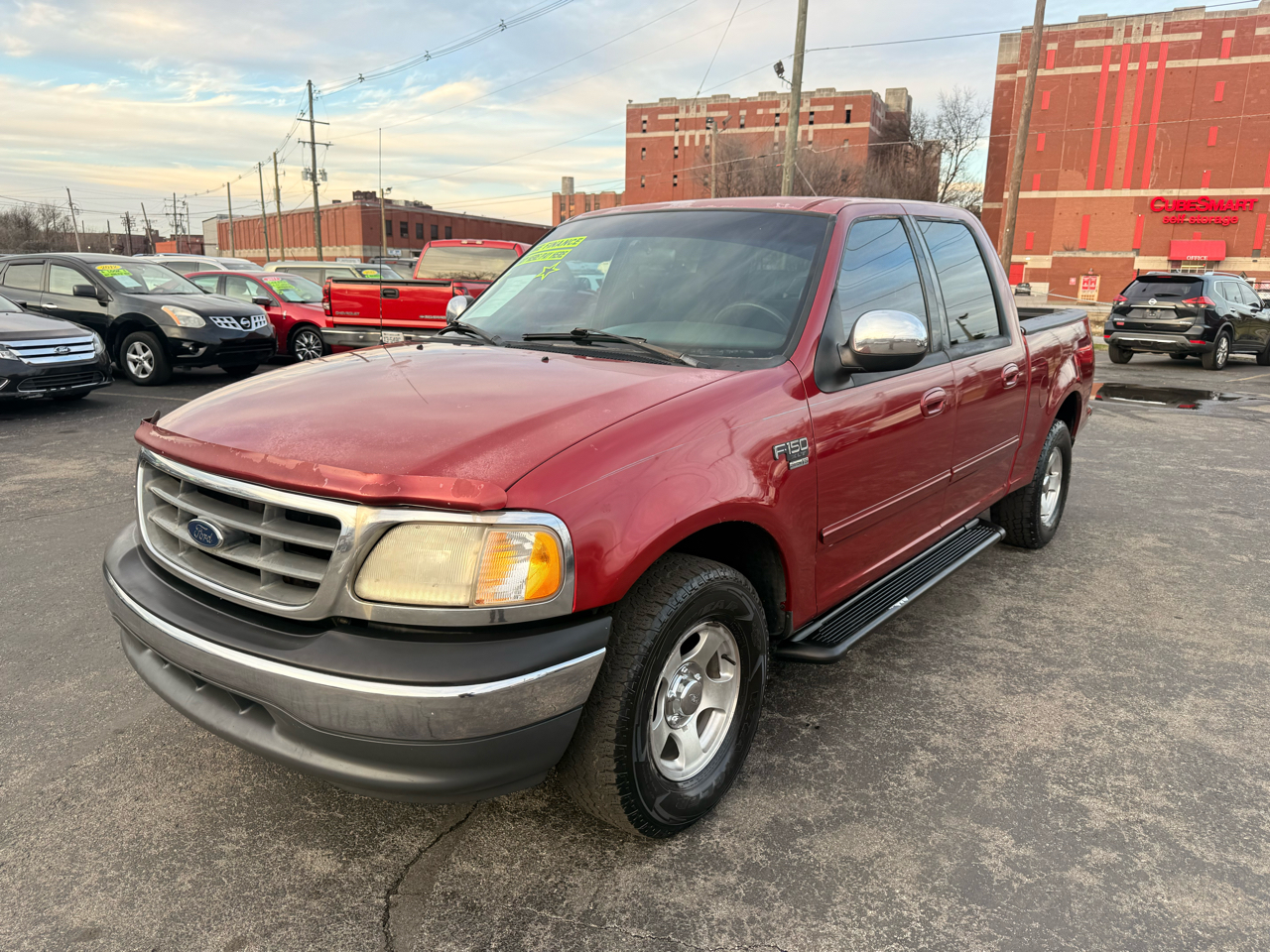 Ford F-150 SuperCrew Crew Cab 139" XLT 2001