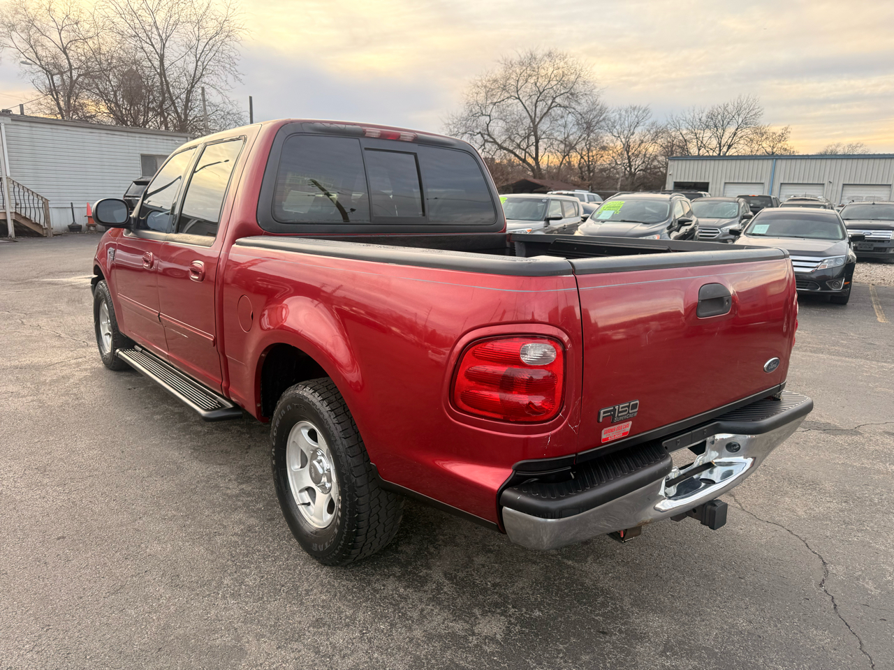Ford F-150 SuperCrew Crew Cab 139" XLT 2001