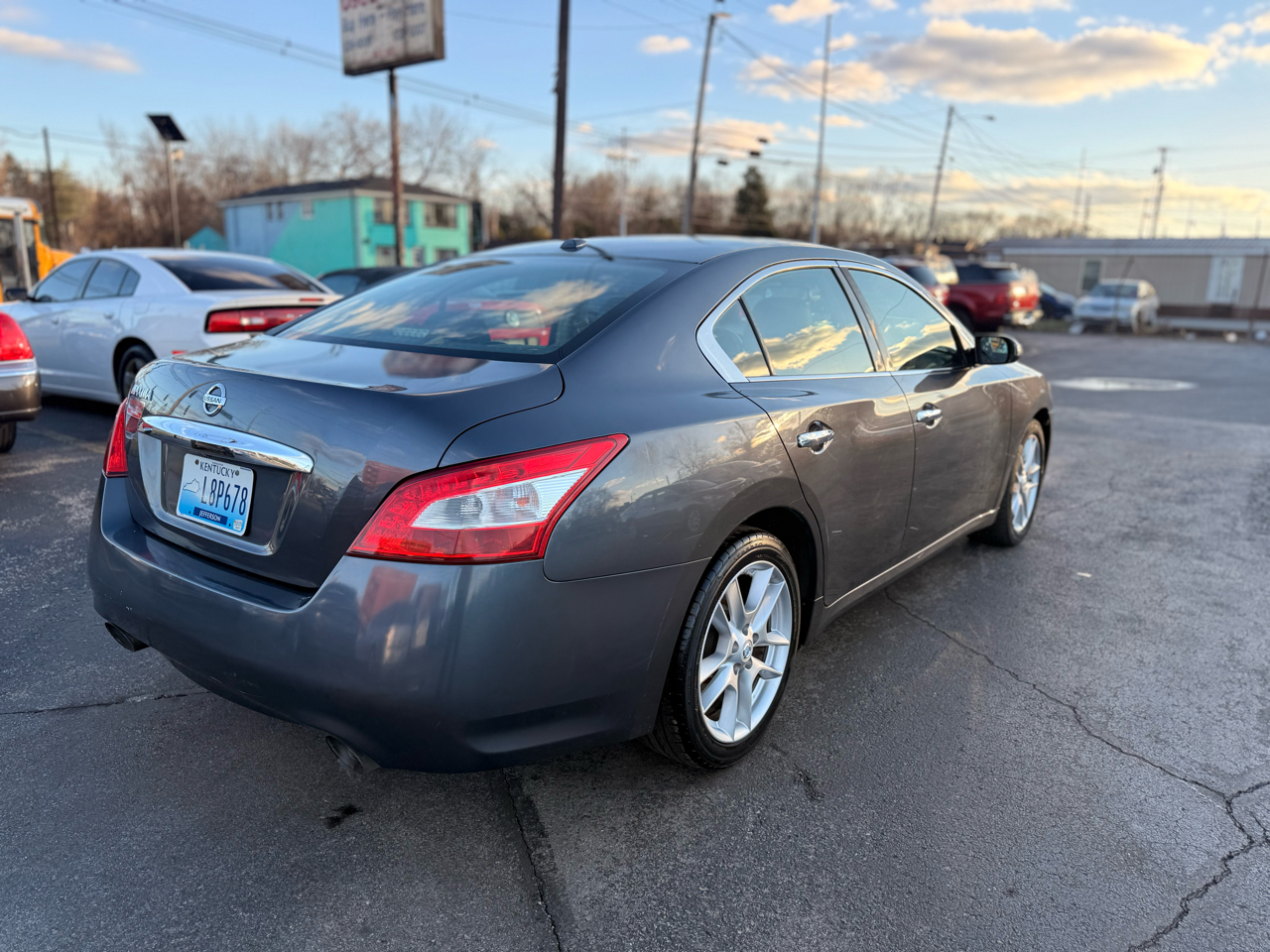 Nissan Maxima 4dr Sdn V6 CVT 3.5 SV 2009