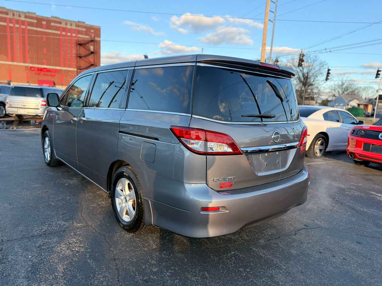 Nissan Quest 4dr SV 2011