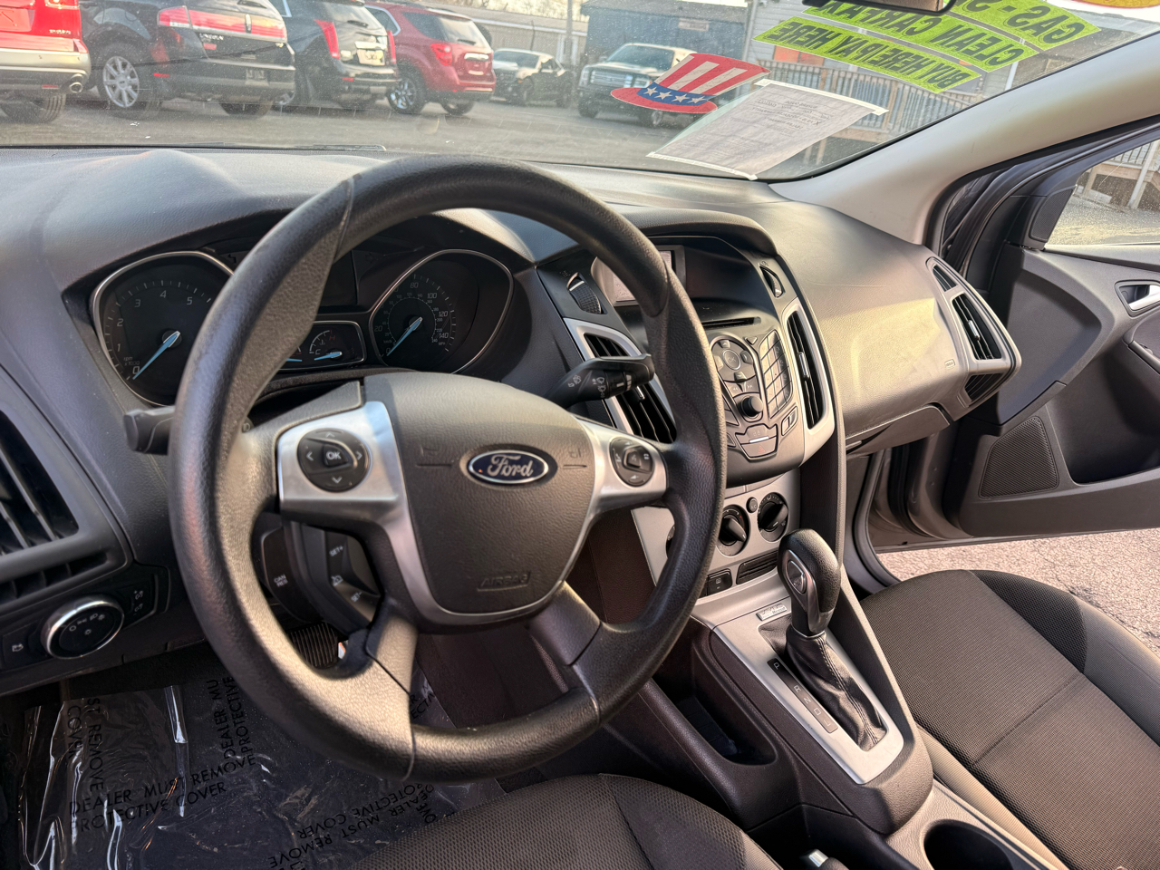 Ford Focus 4dr Sdn SE 2014