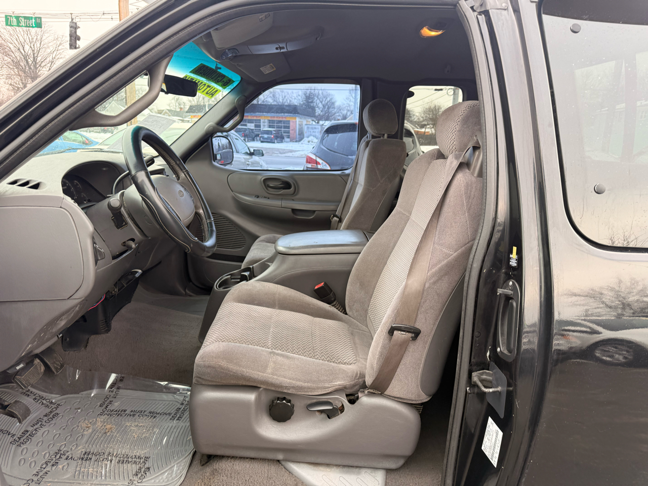 Ford F-150 Supercab 139" XLT 2002