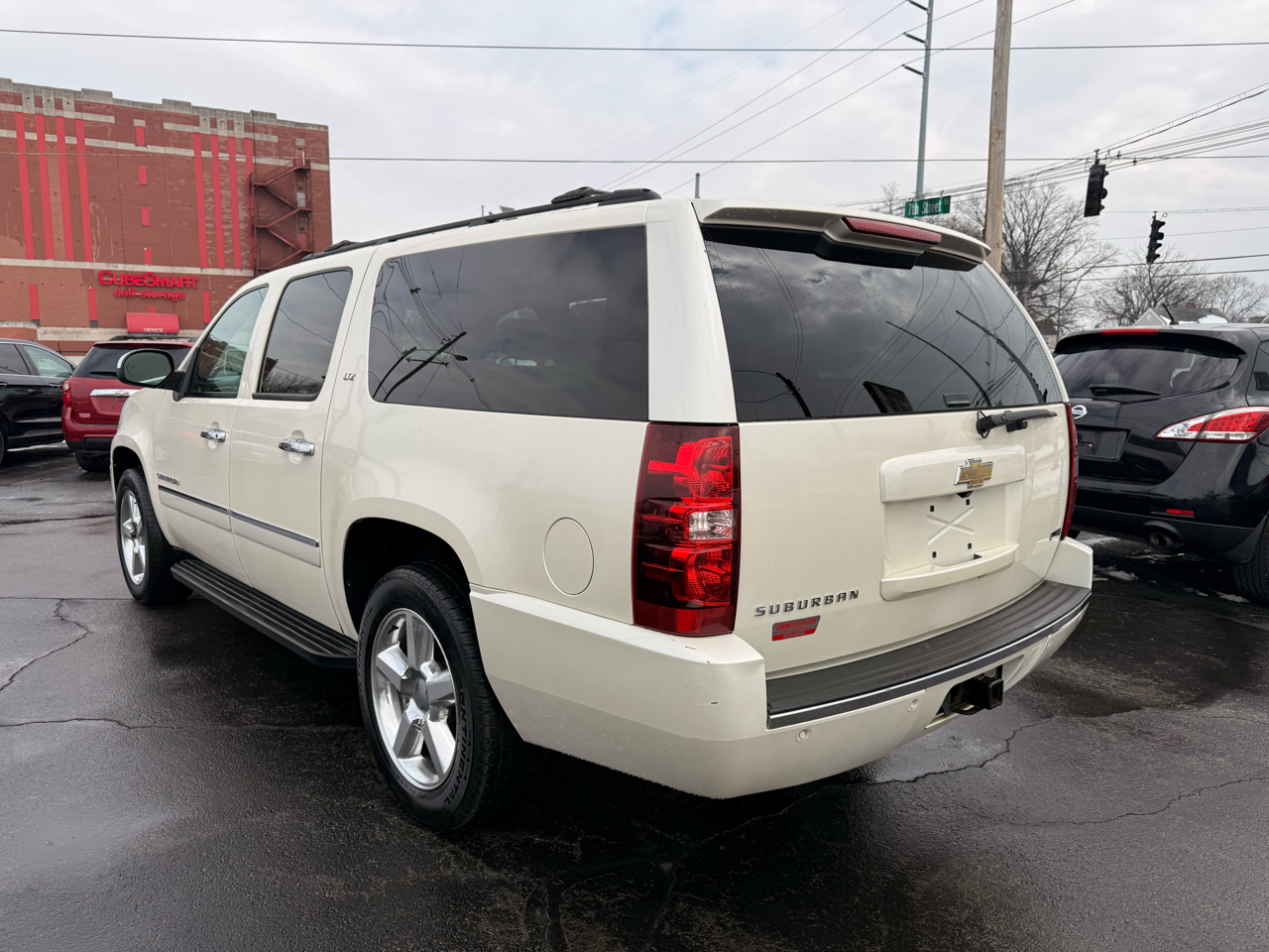 Chevrolet Suburban 4WD 4dr 1500 LTZ 2010