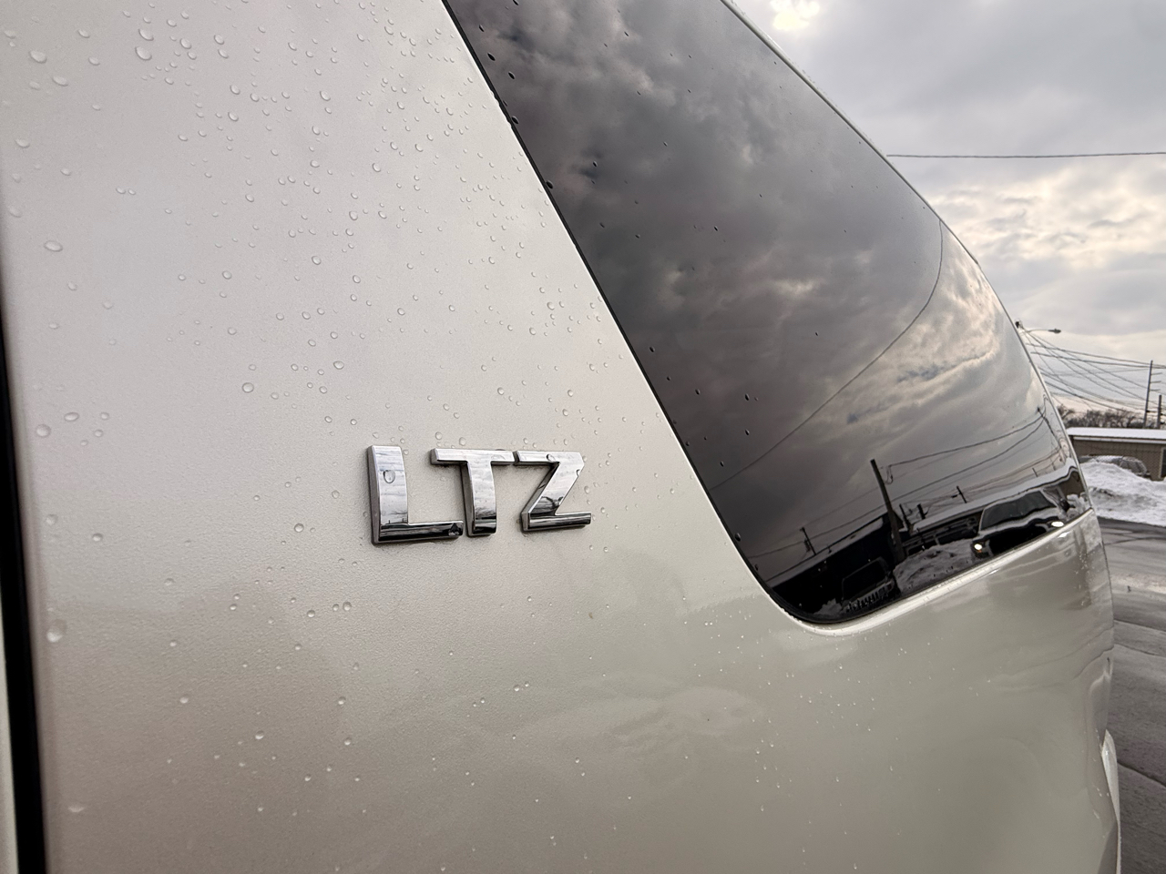 Chevrolet Suburban 4WD 4dr 1500 LTZ 2010