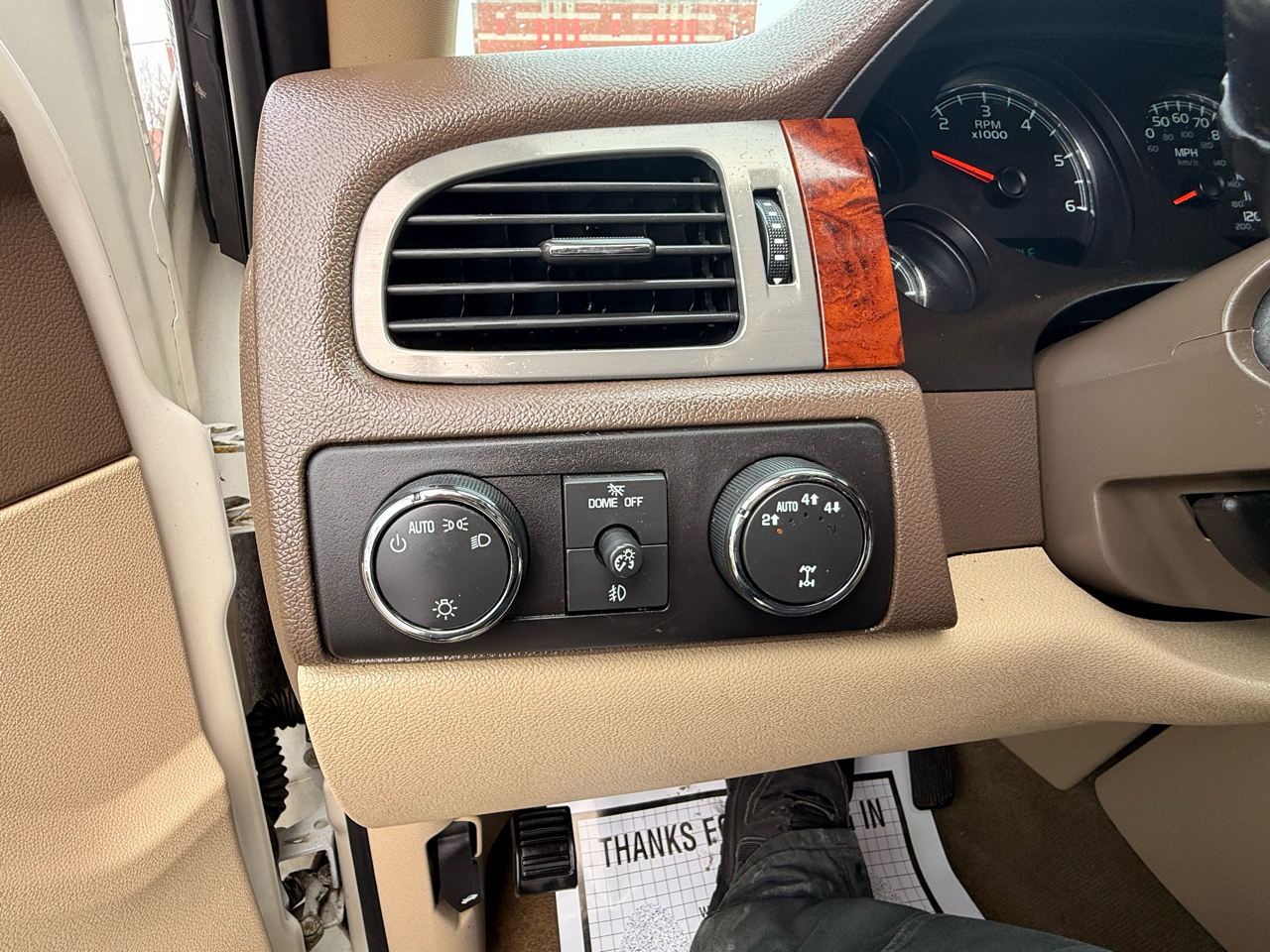 Chevrolet Suburban 4WD 4dr 1500 LTZ 2010