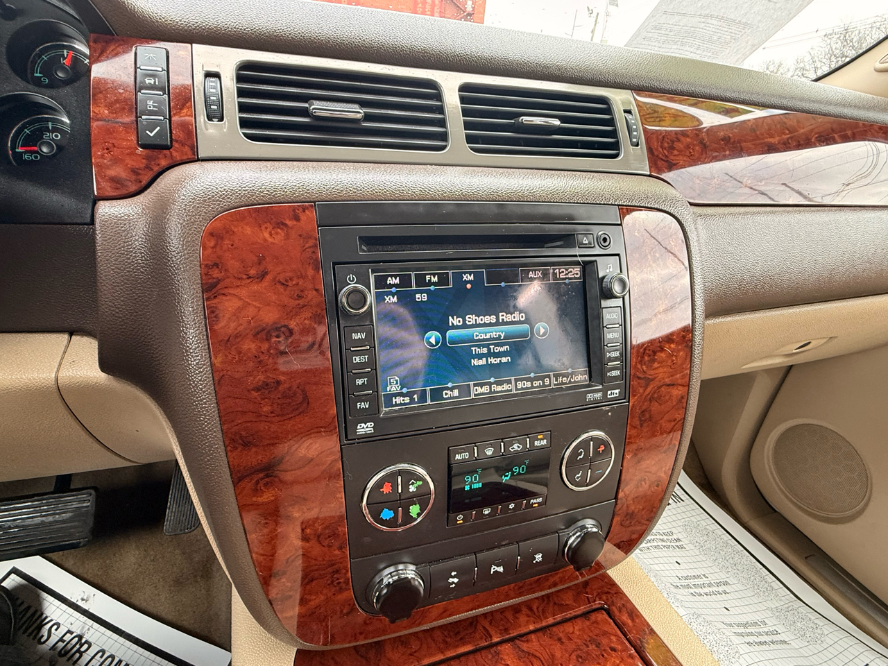 Chevrolet Suburban 4WD 4dr 1500 LTZ 2010