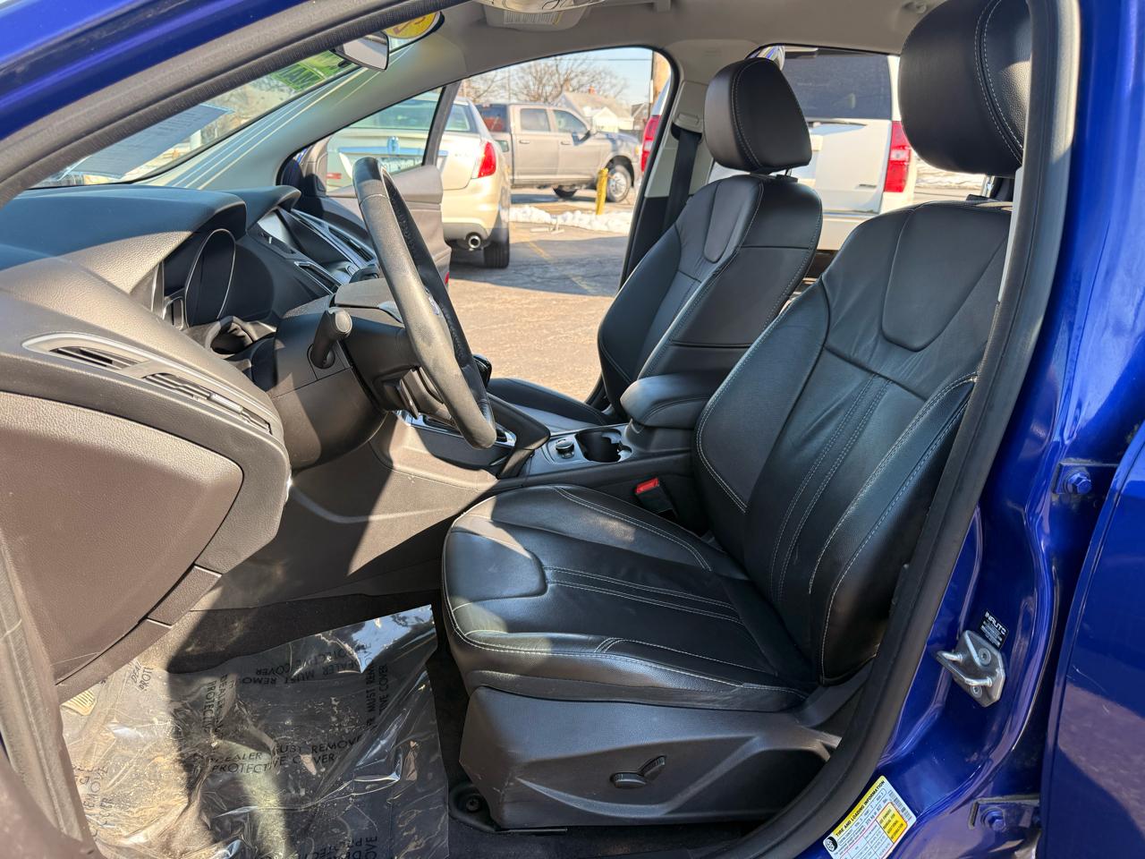 Ford Focus 4dr Sdn Titanium 2014