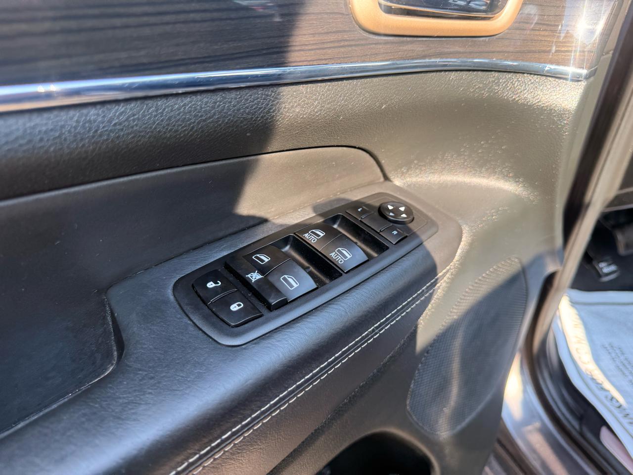 Jeep Grand Cherokee 4WD 4dr Overland 2014