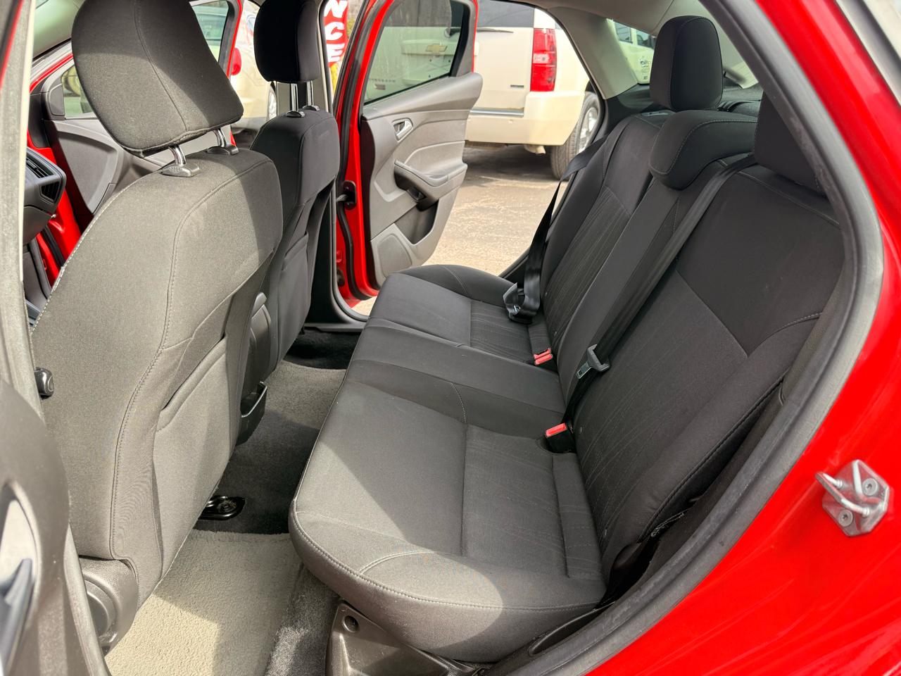 Ford Focus SE Sedan 2017