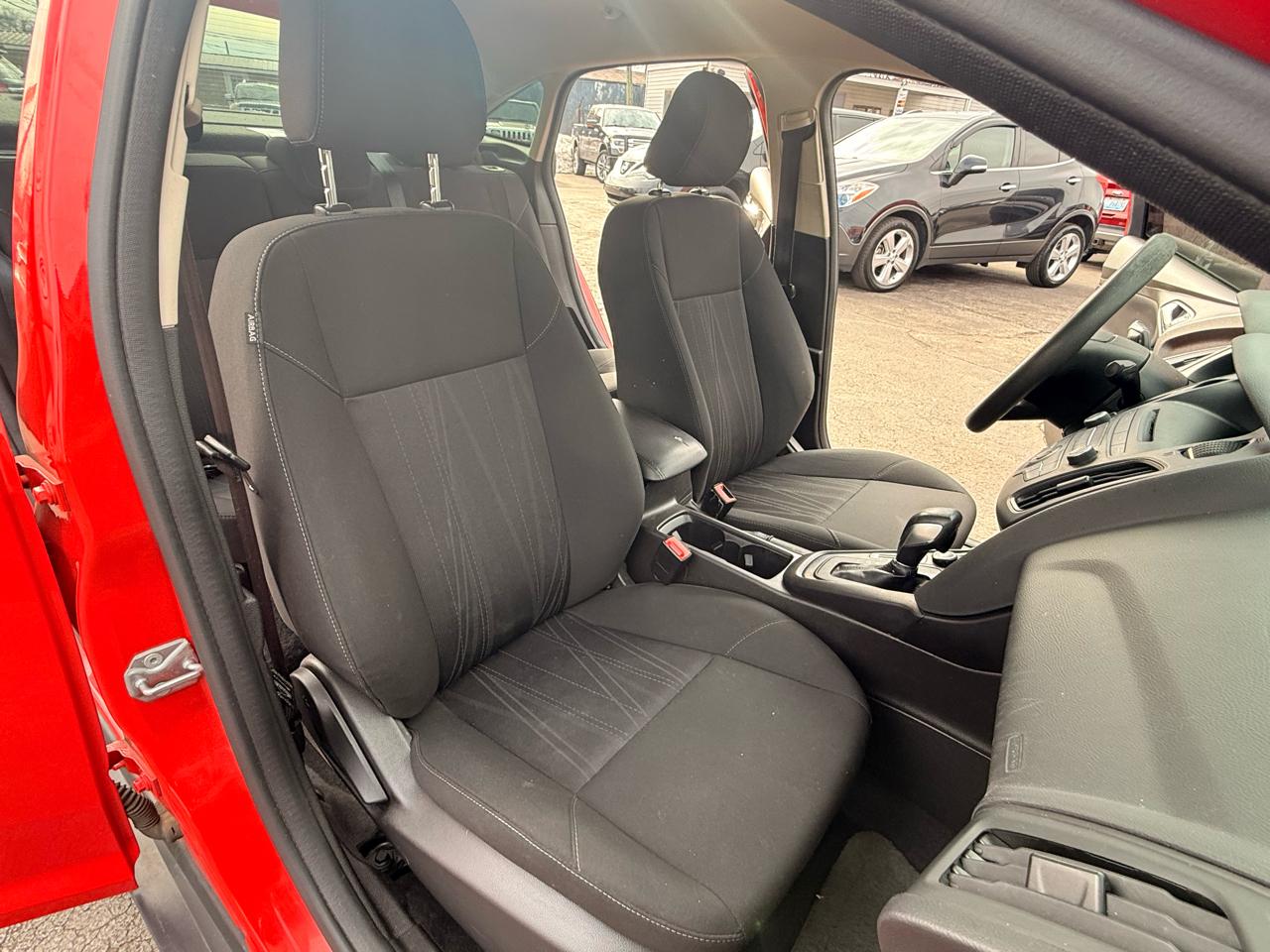 Ford Focus SE Sedan 2017