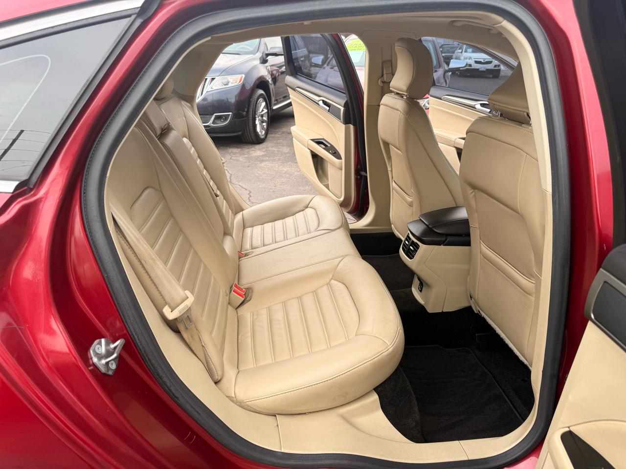 Ford Fusion 4dr Sdn SE FWD 2015