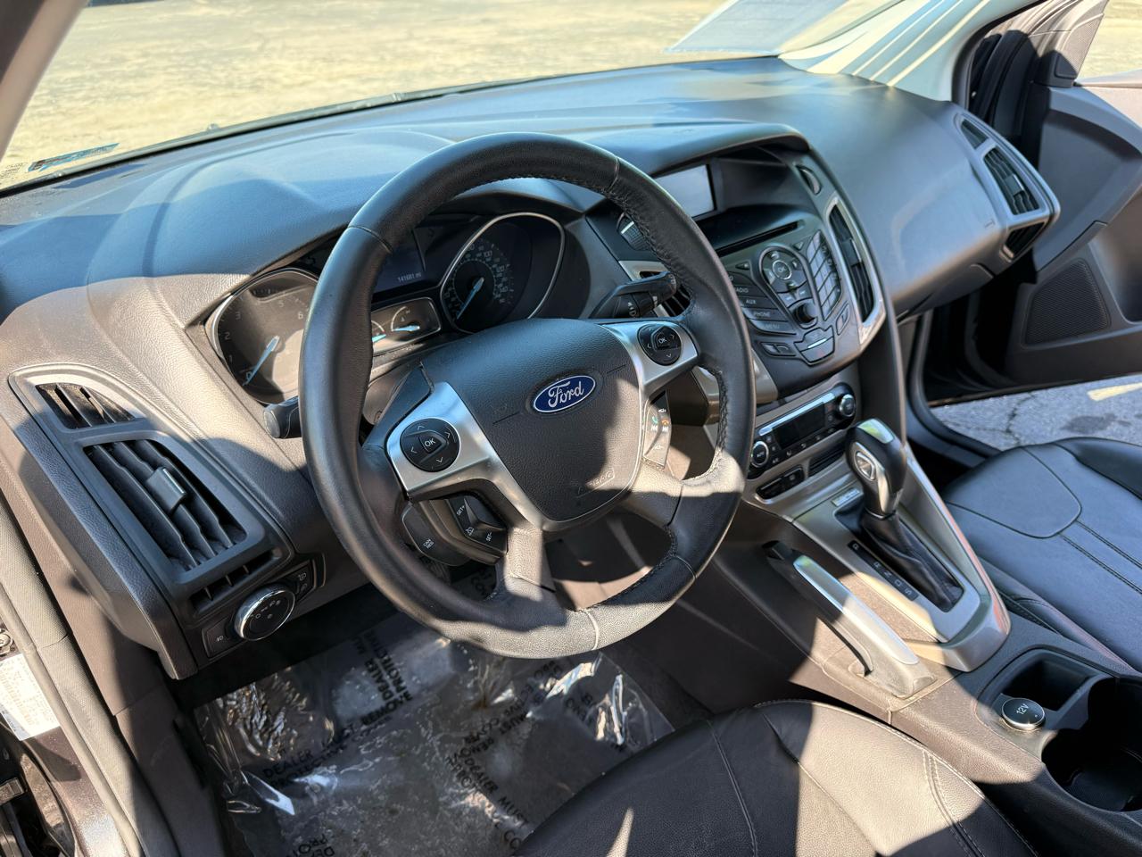 Ford Focus 5dr HB SEL 2012