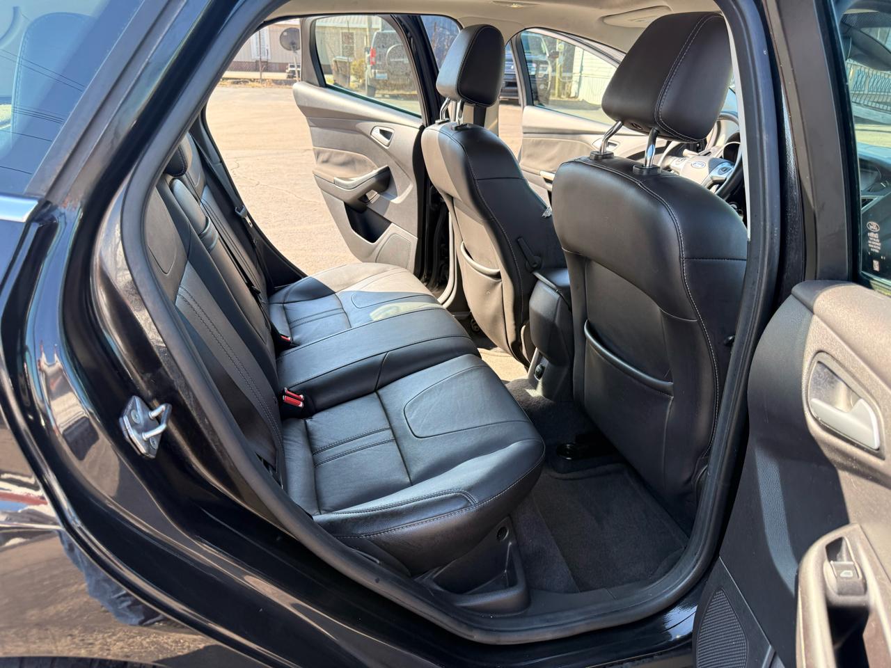 Ford Focus 5dr HB SEL 2012