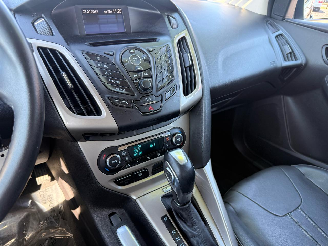 Ford Focus 5dr HB SEL 2012