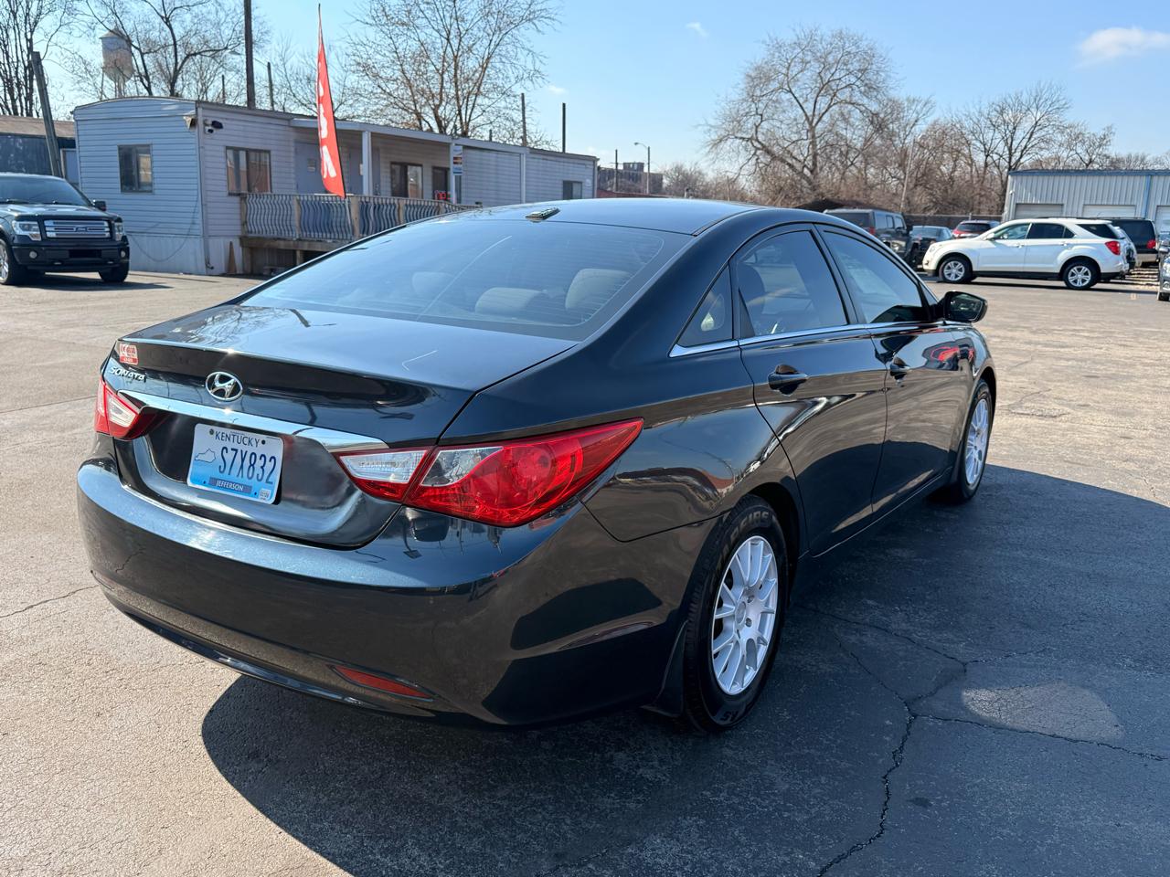 Hyundai Sonata 4dr Sdn 2.4L Man GLS 2011