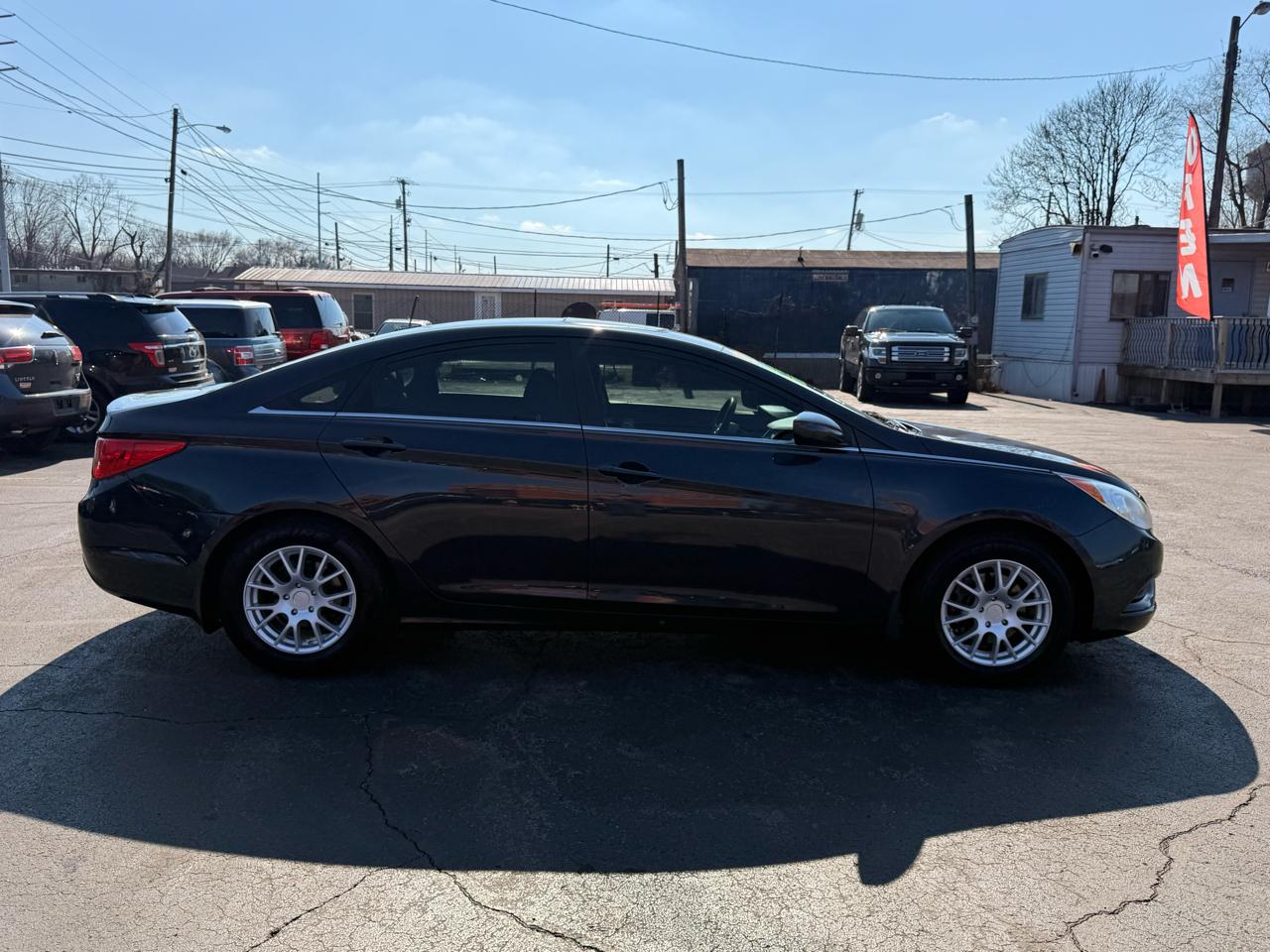 Hyundai Sonata 4dr Sdn 2.4L Man GLS 2011