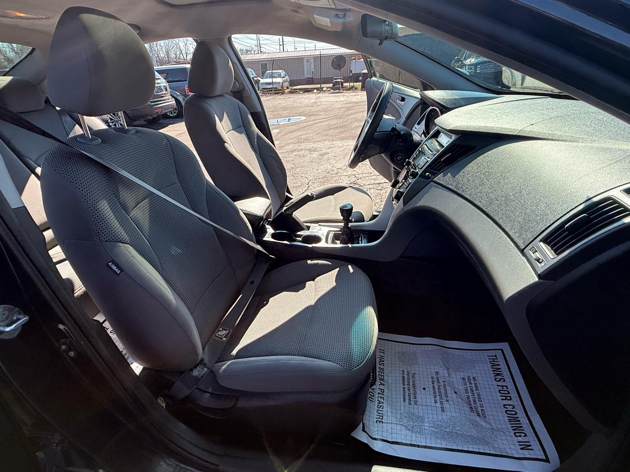 Hyundai Sonata 4dr Sdn 2.4L Man GLS 2011