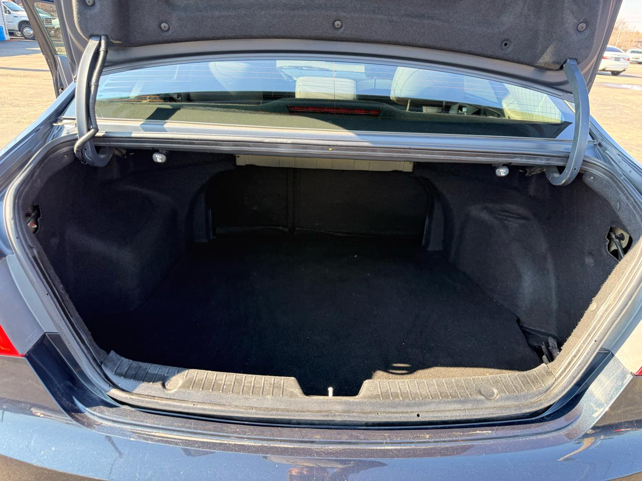 Hyundai Sonata 4dr Sdn 2.4L Man GLS 2011