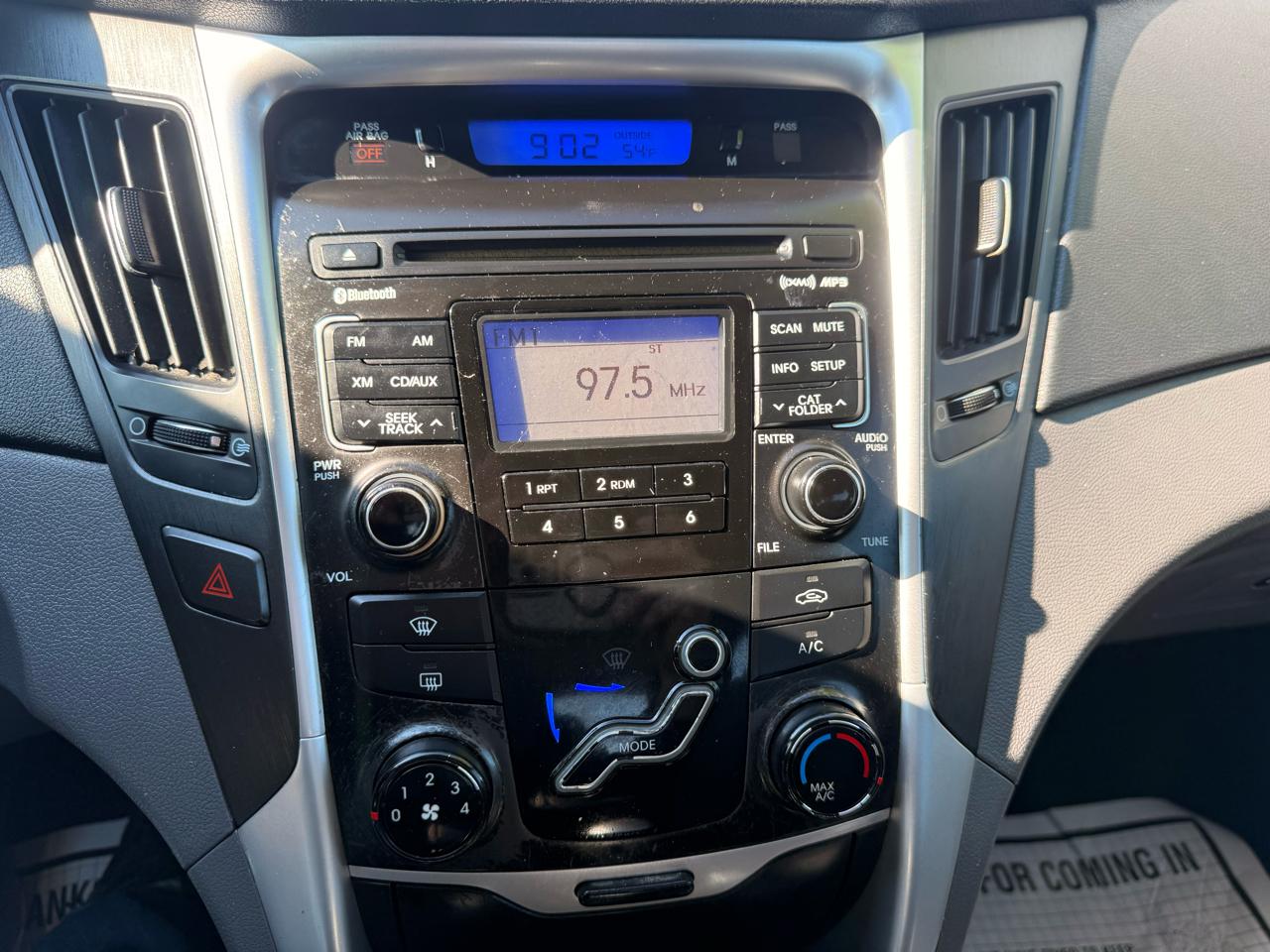 Hyundai Sonata 4dr Sdn 2.4L Man GLS 2011