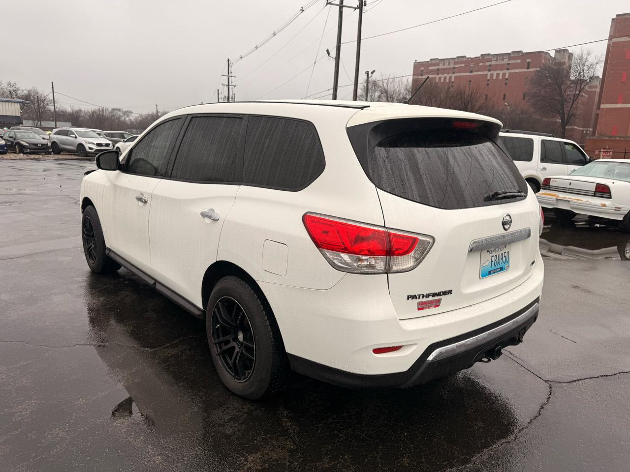 Nissan Pathfinder 4WD 4dr S 2013