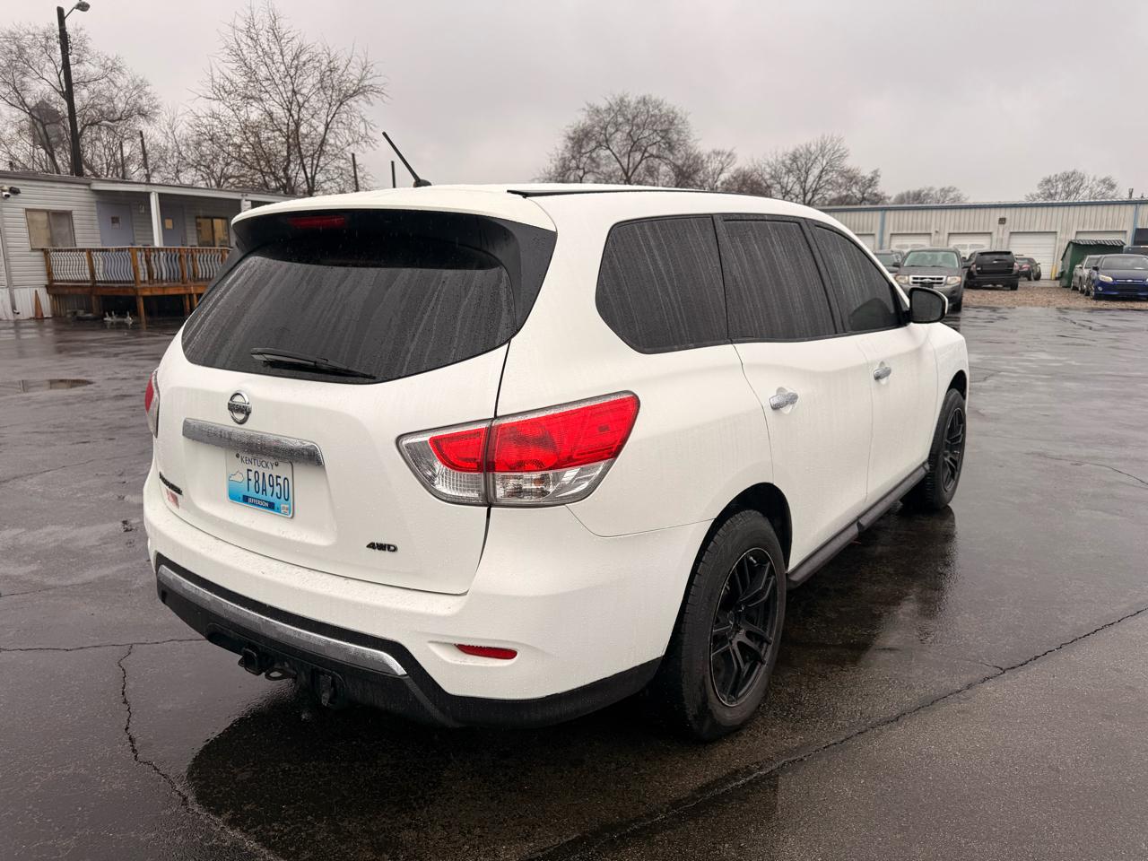 Nissan Pathfinder 4WD 4dr S 2013