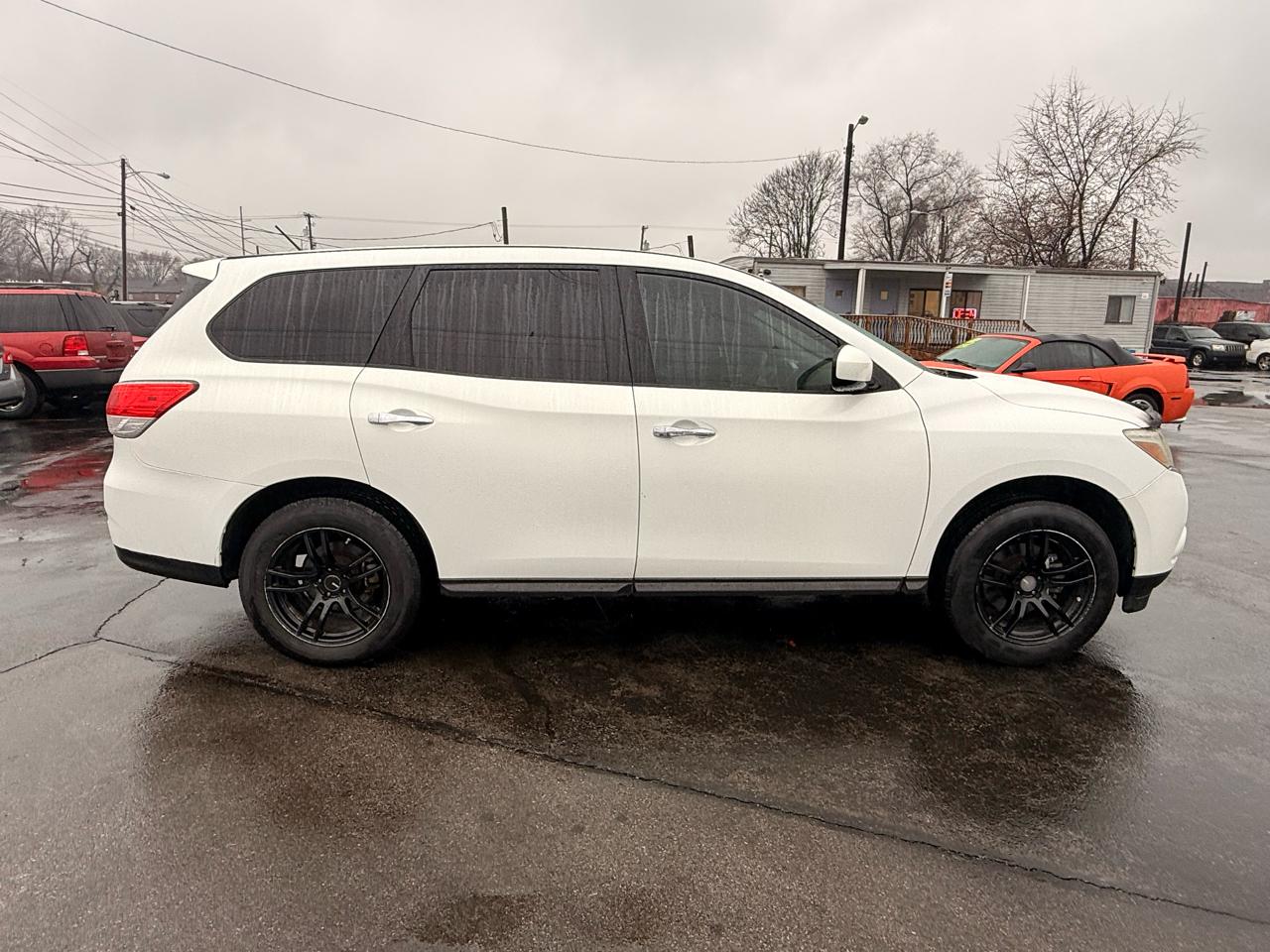 Nissan Pathfinder 4WD 4dr S 2013