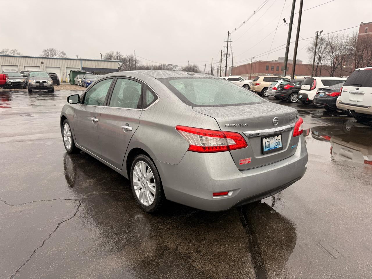 Nissan Sentra 4dr Sdn I4 CVT SL 2013
