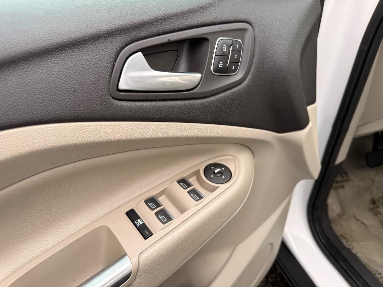 Ford Escape FWD 4dr Titanium 2014