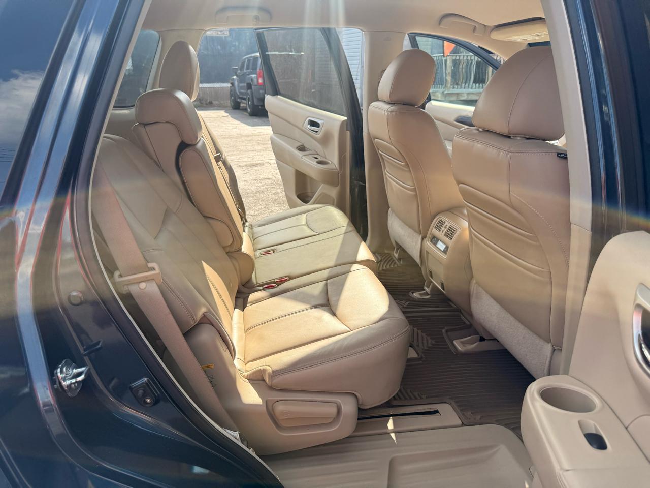 Nissan Pathfinder 2WD 4dr SL 2013