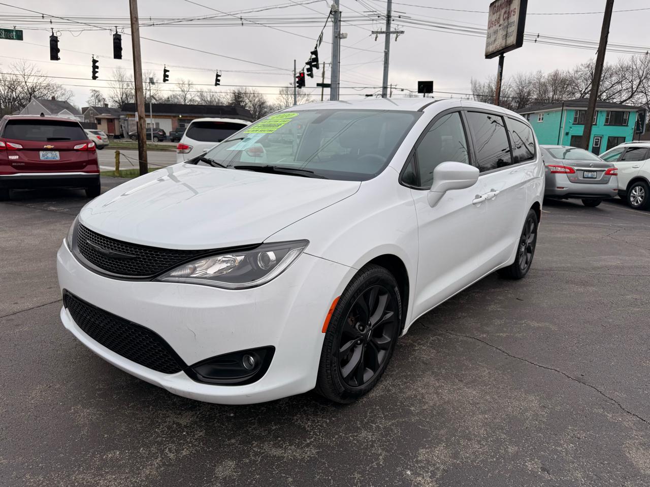 Chrysler Pacifica Touring FWD 2020