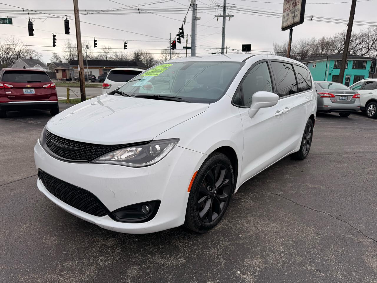 Chrysler Pacifica Touring FWD 2020