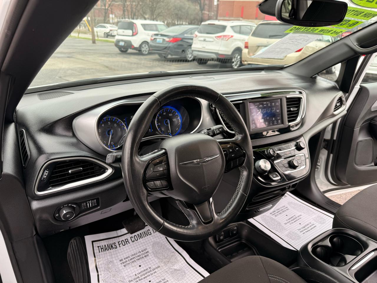 Chrysler Pacifica Touring FWD 2020