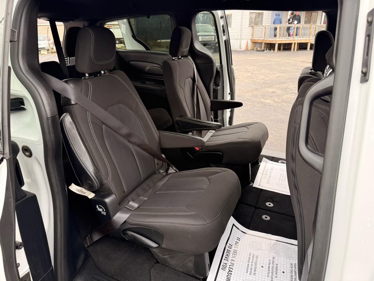 Chrysler Pacifica Touring FWD 2020