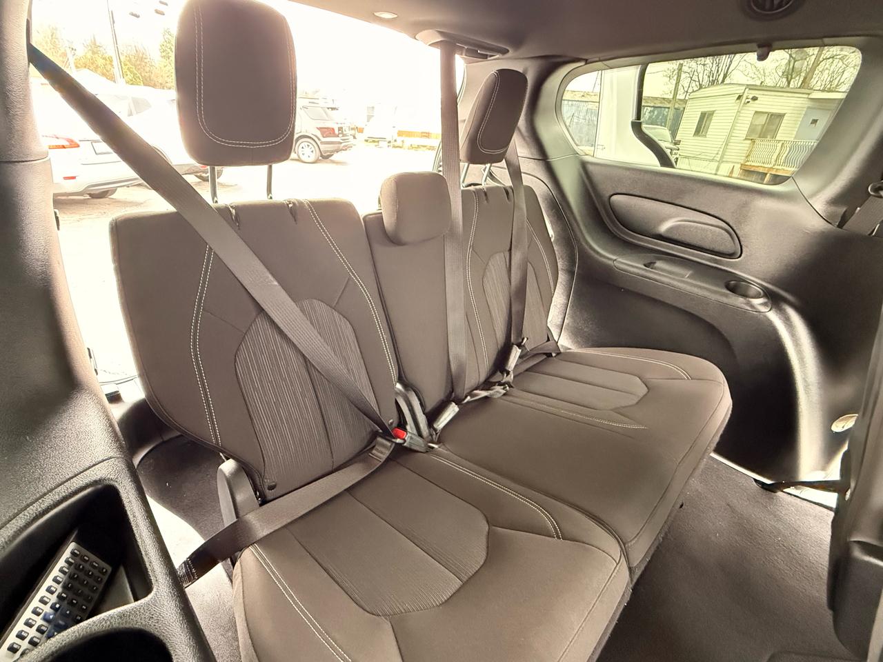 Chrysler Pacifica Touring FWD 2020