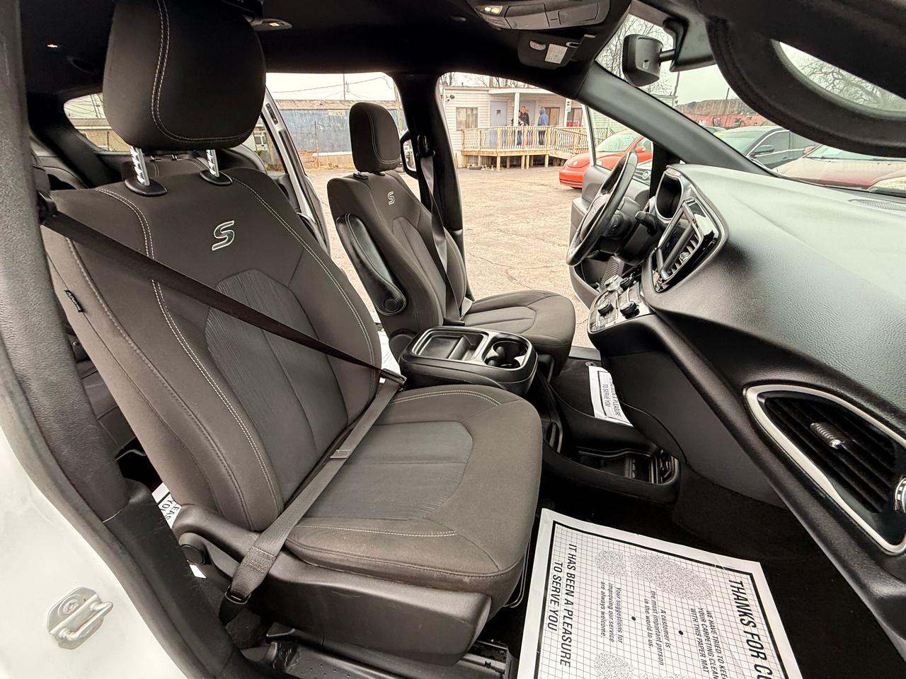 Chrysler Pacifica Touring FWD 2020