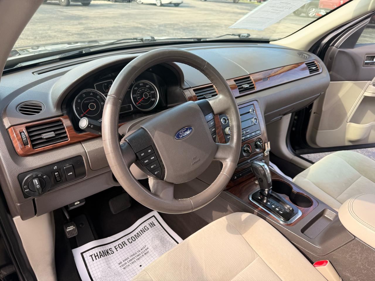 Ford Taurus 4dr Sdn SEL FWD 2008