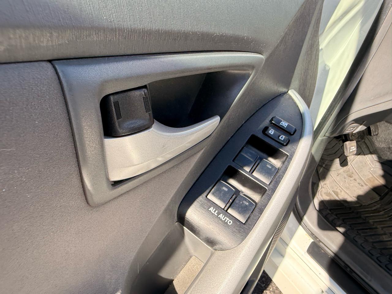 Toyota Prius 5dr HB III (Natl) 2011