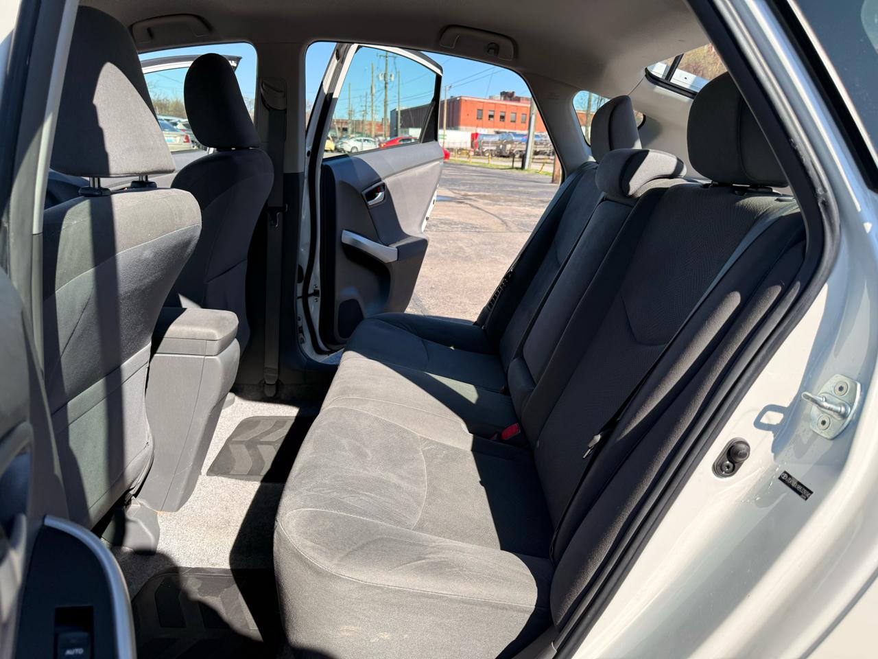 Toyota Prius 5dr HB III (Natl) 2011