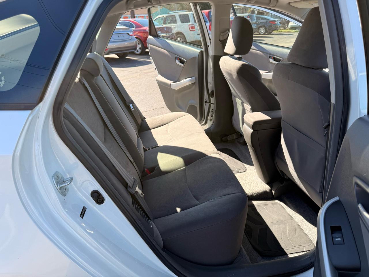 Toyota Prius 5dr HB III (Natl) 2011