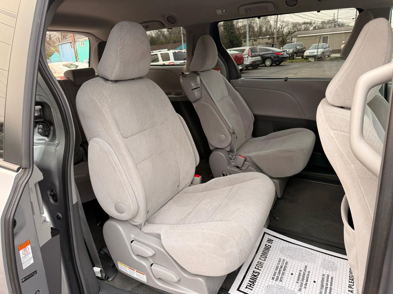 Toyota Sienna 5dr 8-Pass Van LE FWD (Natl) 2015