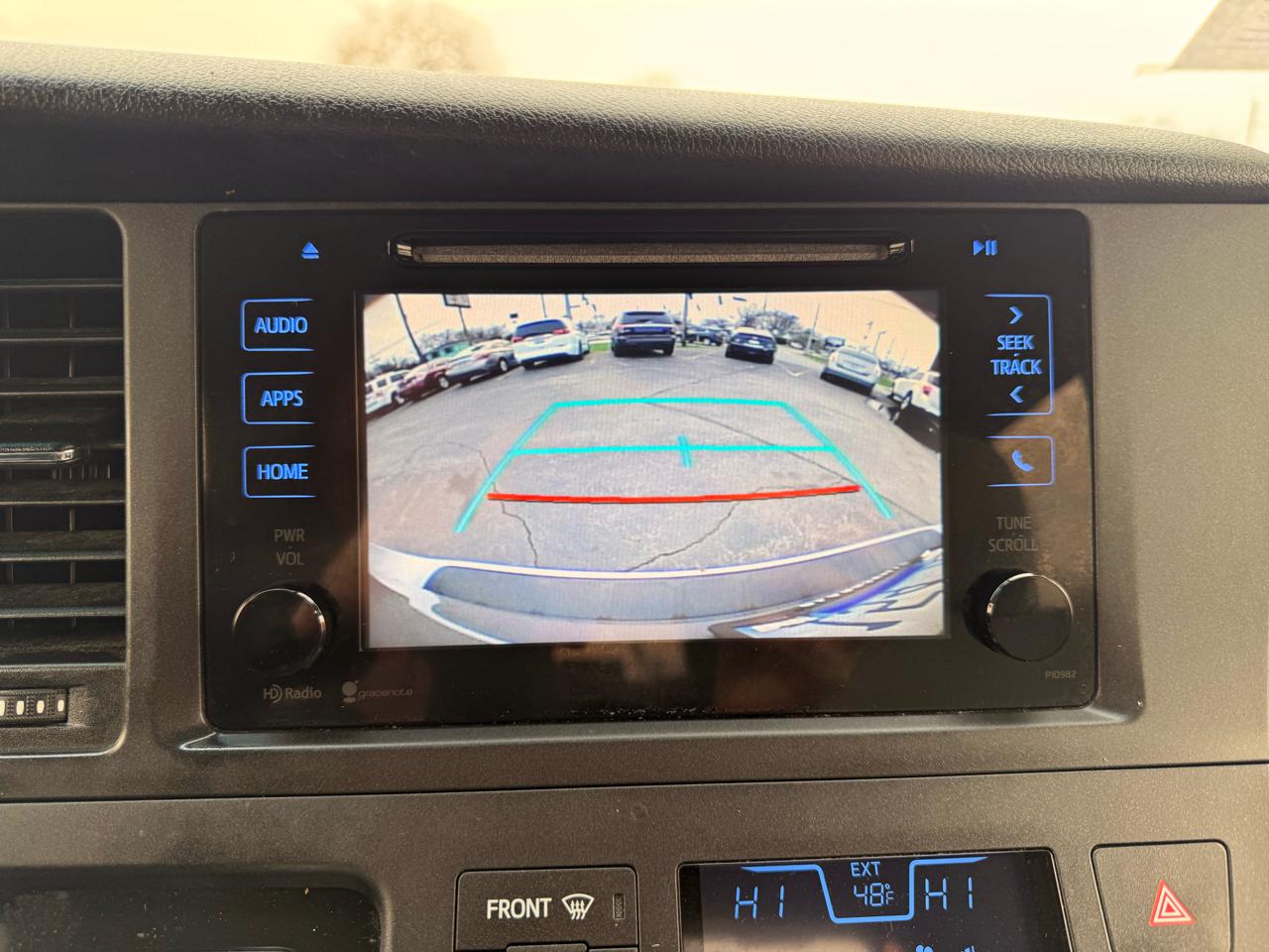 Toyota Sienna 5dr 8-Pass Van LE FWD (Natl) 2015