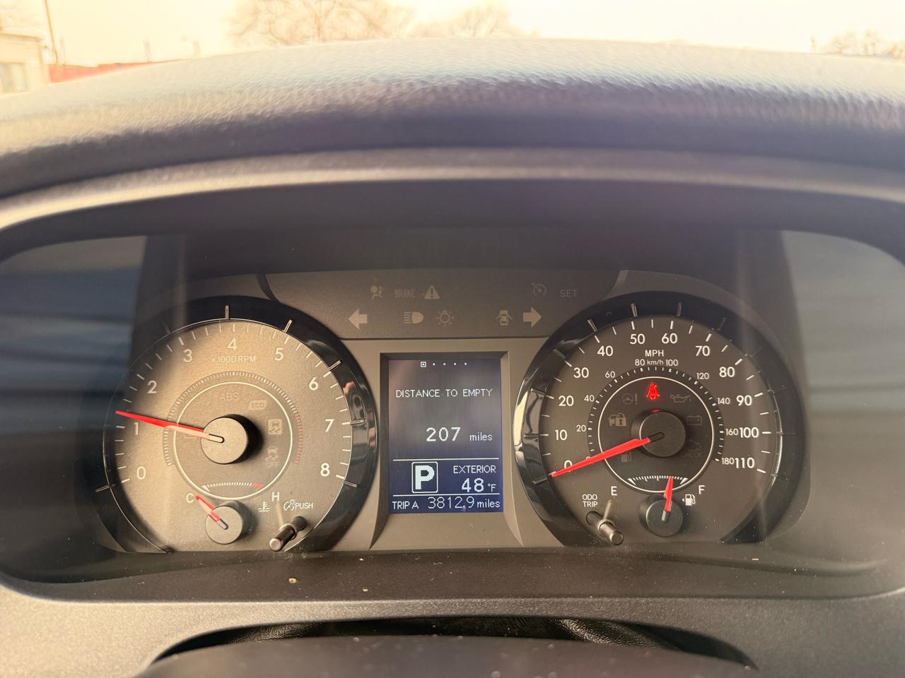 Toyota Sienna 5dr 8-Pass Van LE FWD (Natl) 2015