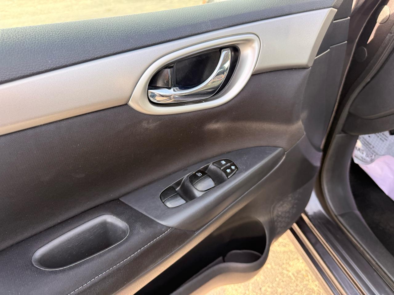 Nissan Sentra 4dr Sdn I4 CVT S 2014