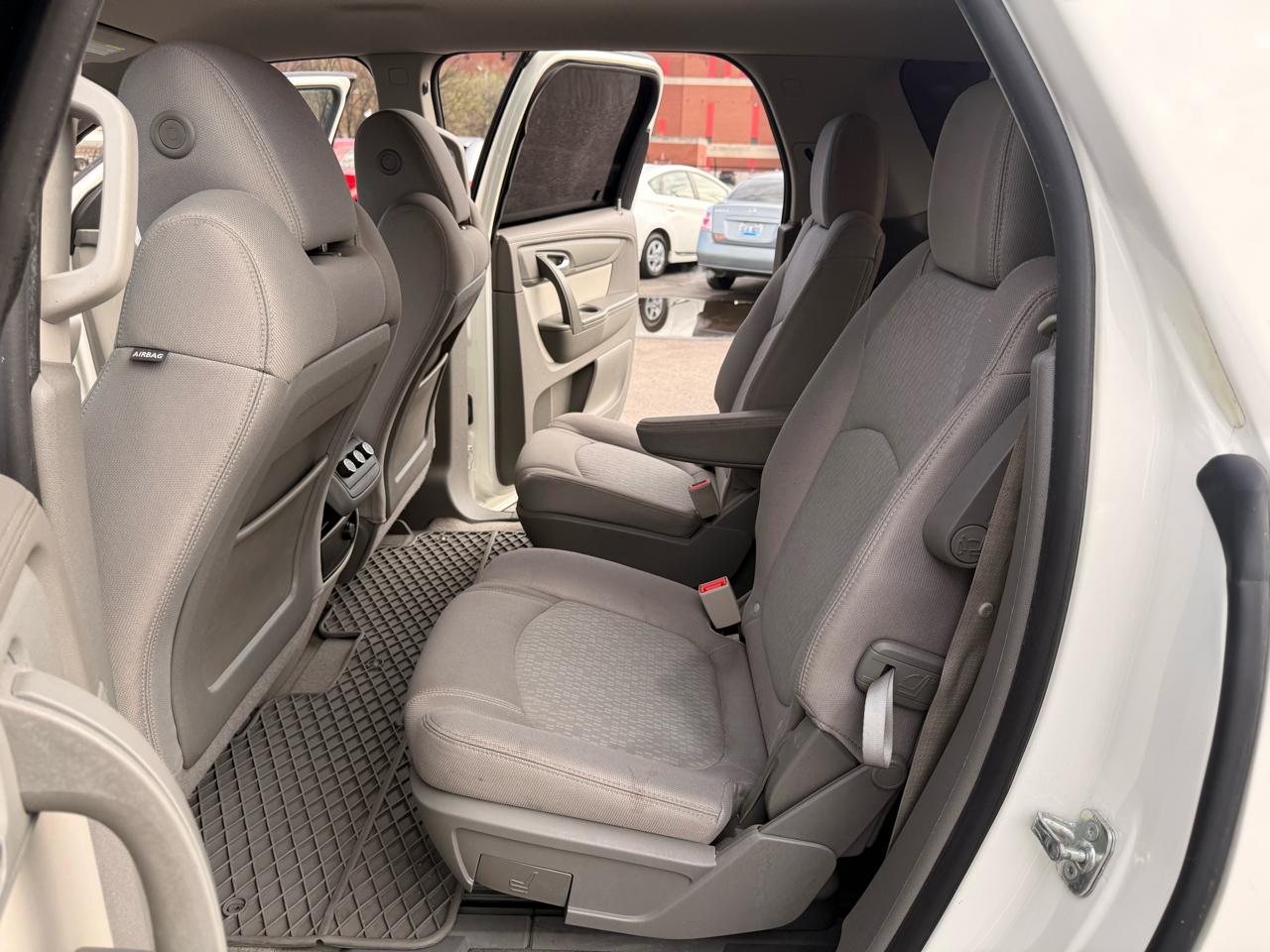 GMC Acadia FWD 4dr SLE w/SLE-2 2013