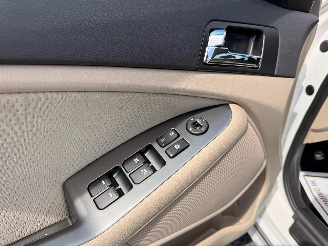 Kia Optima 4dr Sdn 2.4L Auto Hybrid 2012