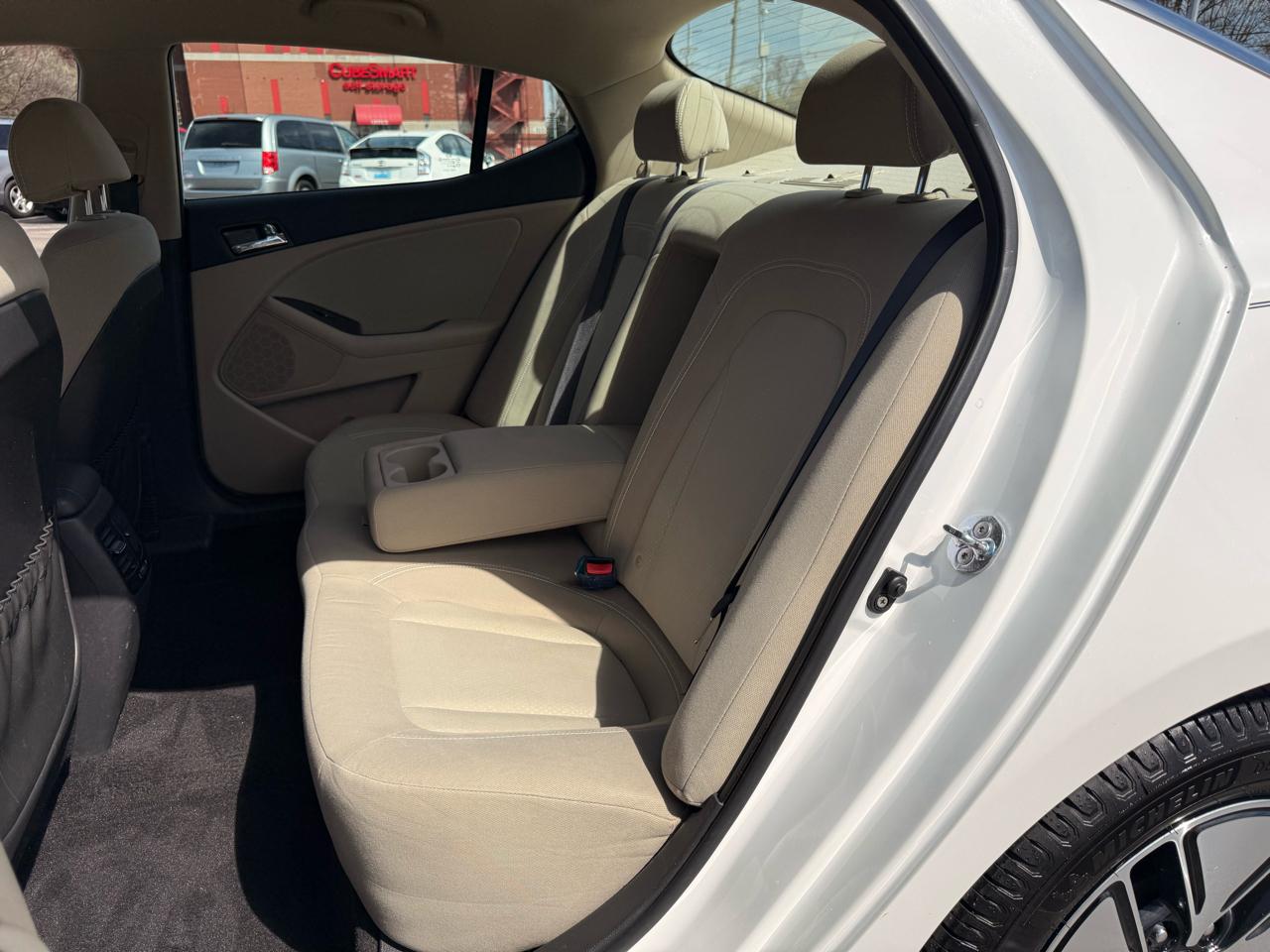 Kia Optima 4dr Sdn 2.4L Auto Hybrid 2012