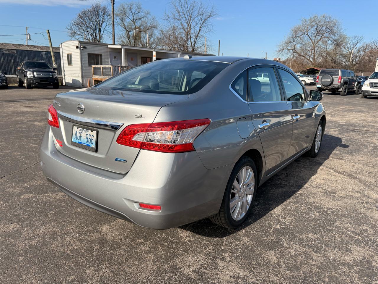 Nissan Sentra 4dr Sdn I4 CVT SL 2013