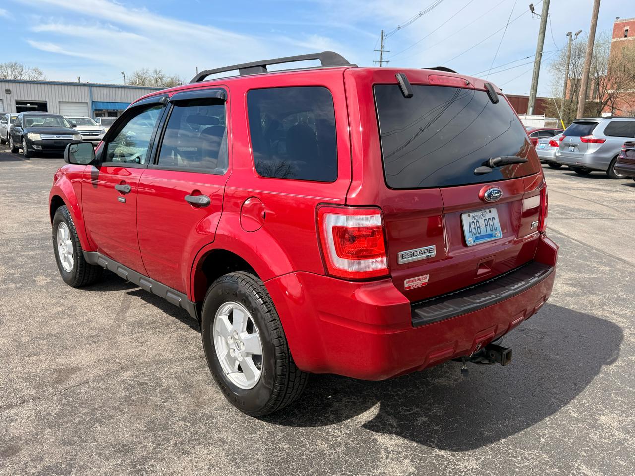 Ford Escape FWD 4dr XLT 2011