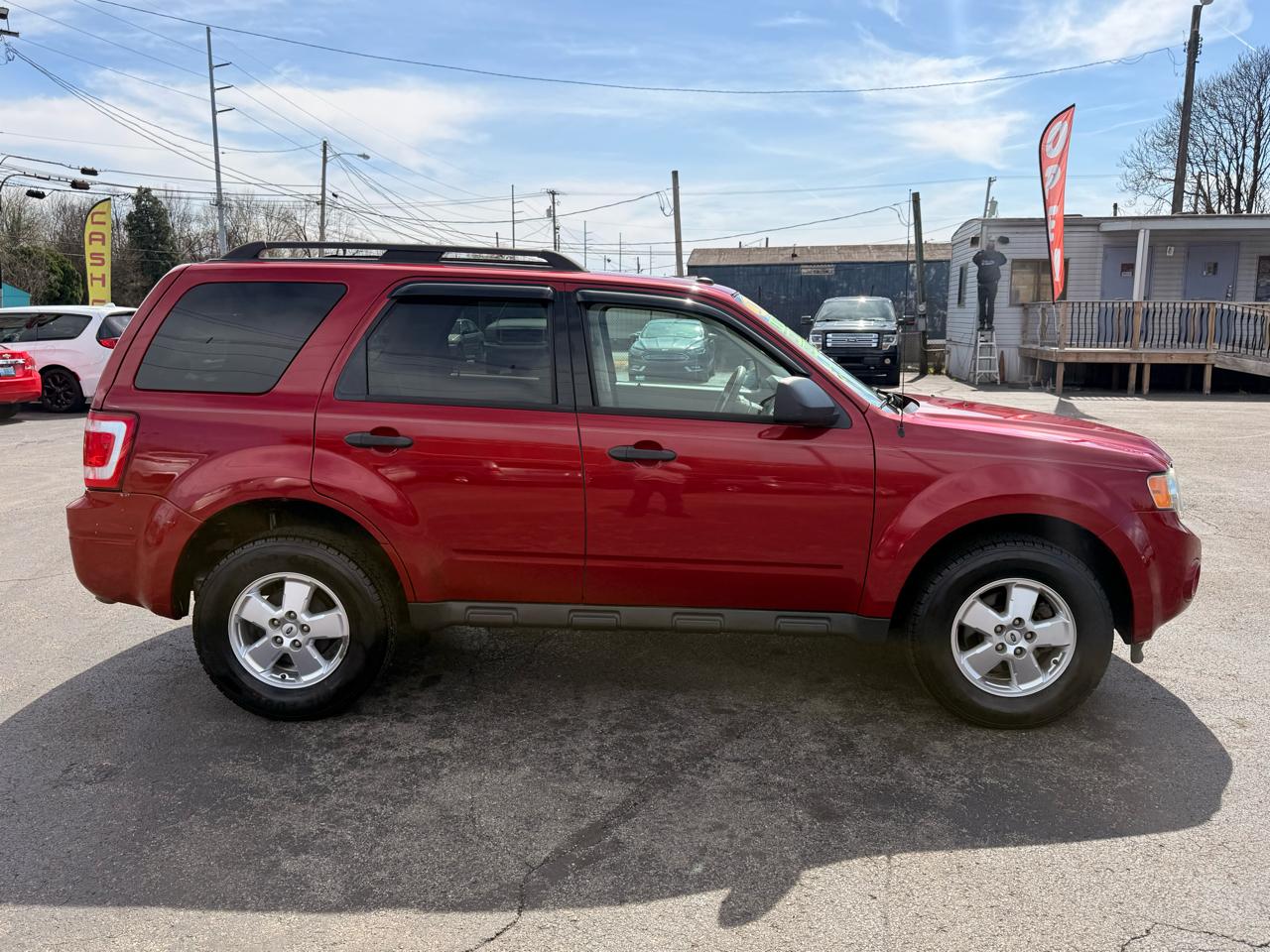 Ford Escape FWD 4dr XLT 2011