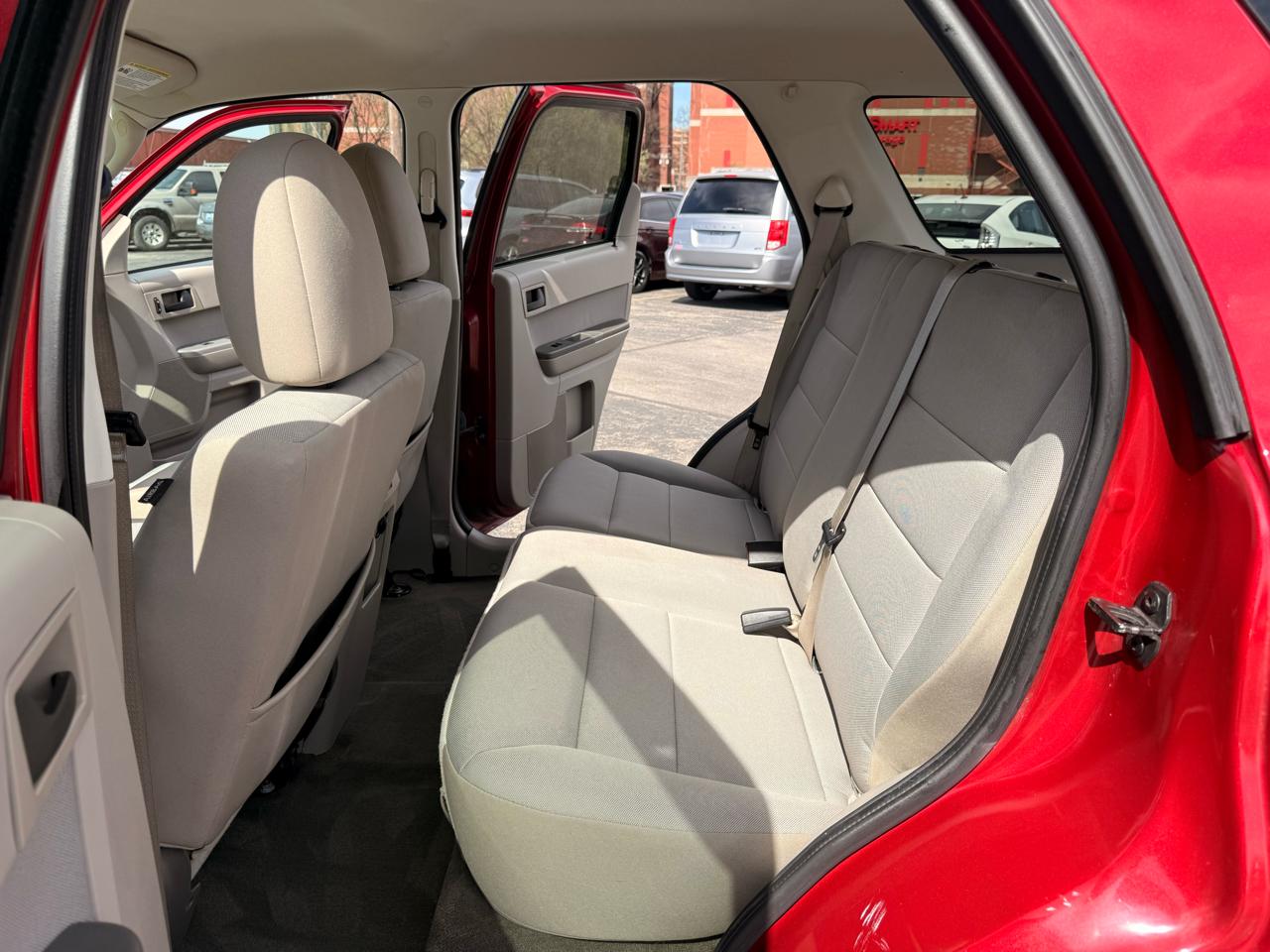 Ford Escape FWD 4dr XLT 2011